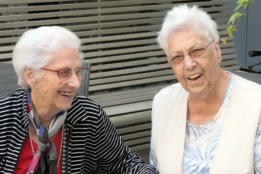 Worüber amüsieren sich Regina Holdener (l.) und Frieda Büeler wohl?