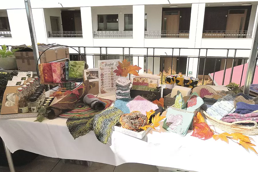 Buntes und Nützliches, hergestellt im Rahmen der Alterszentrum-Aktivierung.