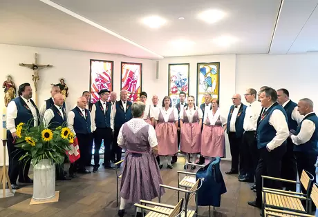 Der Jodlerclub Heimelig Schwyz singt an der Jodlermesse in der Acherhof-Kapelle.