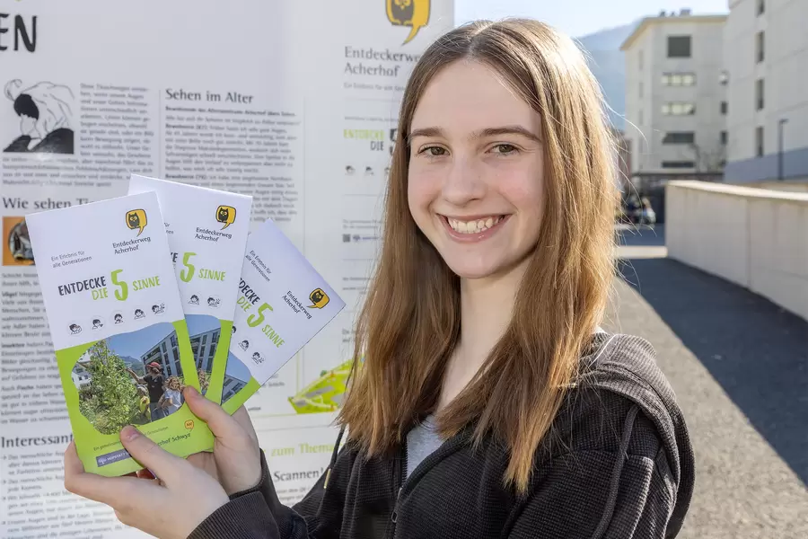 Dort erhältst Du einen Entdeckerweg-Flyer.
