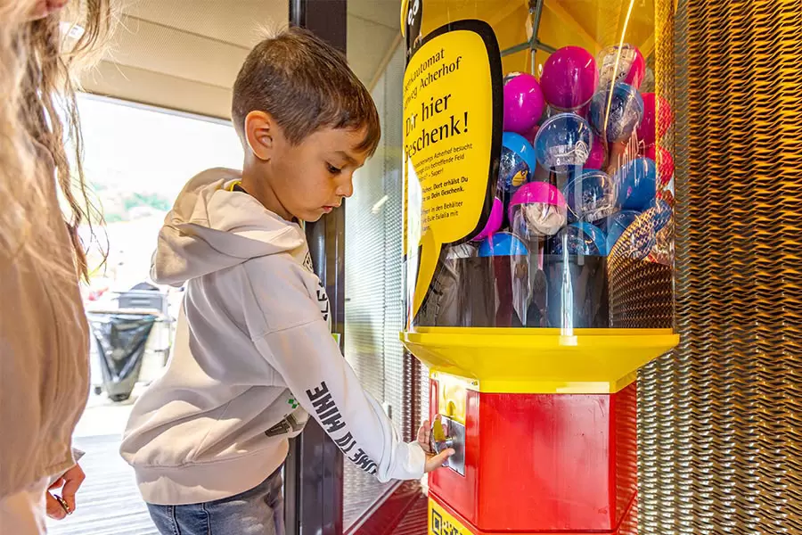Der Entdeckerweg endet im Restaurant zum Acher, wo Du gegen Vorweisen des abgeknipsten Flyers Dein Geschenk abholen kannst. 