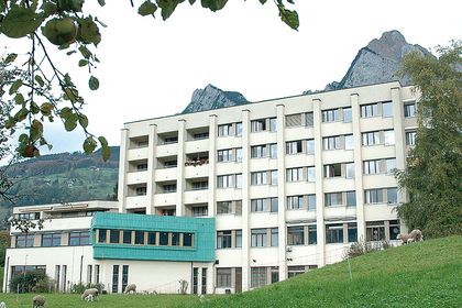 1974/75 – Ein neues Hauptgebäude entsteht