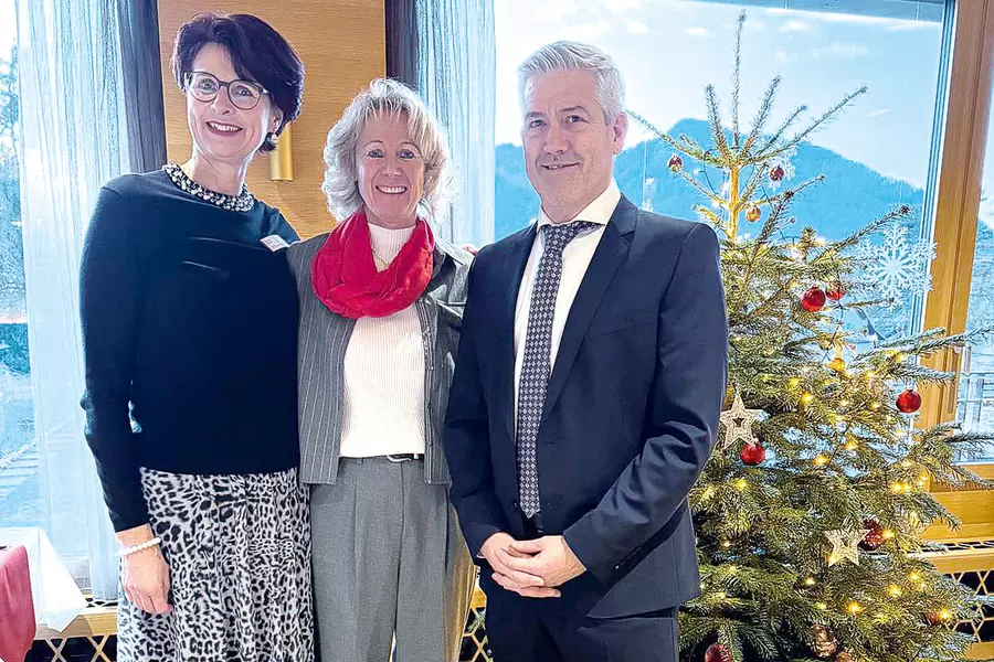 Die Geschäftsleitung wünscht frohe Weihnachten.